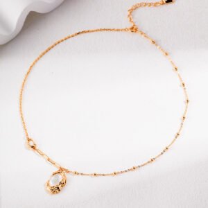 Pearl Embrace Necklace