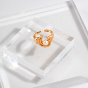 Luna Pearl Ring